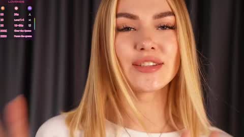 Snapshot of libbyshepard chatting on 09/09/25, 01:43 Elena online show from 09/09/25, 01:43