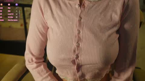 Snapshot of libbyshepard chatting on 09/23/25, 09:18 Elena online show from 09/23/25, 09:18