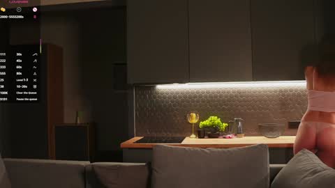 Snapshot of libbyshepard chatting on 11/28/25, 09:39 Elena online show from 11/28/25, 09:39