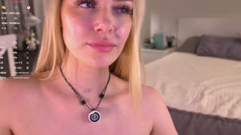 Snapshot of libbyshepard chatting on 11/30/25, 03:38 Elena online show from 11/30/25, 03:38