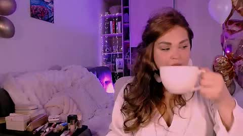 Snapshot of libra_mia chatting on 10/21/25, 04:46 libra_mia online show from 10/21/25, 04:46