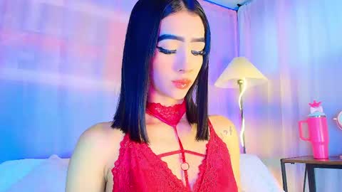 Valentina Hall online show from 06/04/26, 11:49