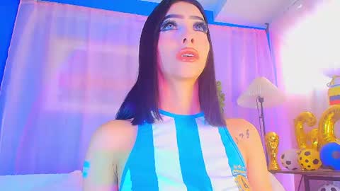 Snapshot of liccy_hall chatting on 06/22/26, 12:02 Valentina Hall online show from 06/22/26, 12:02