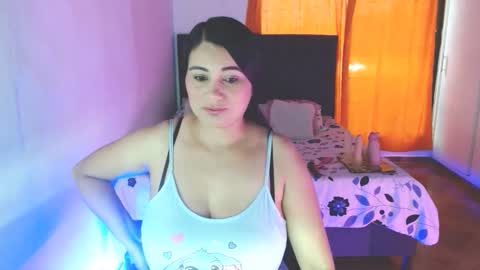 Snapshot of licy_klein chatting on 06/04/26, 10:38 Isa online show from 06/04/26, 10:38