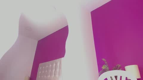 lievelinng online show from 09/25/25, 12:14