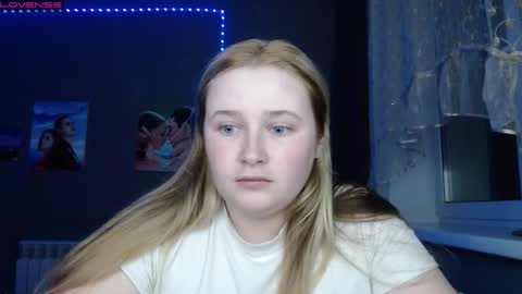 light_lunaa online show from 10/24/25, 12:56