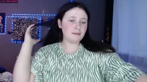 Snapshot of light_lunaa chatting on 05/17/26, 02:24 light_lunaa online show from 05/17/26, 02:24