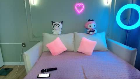 Lihn Pham online show from 11/29/25, 03:31