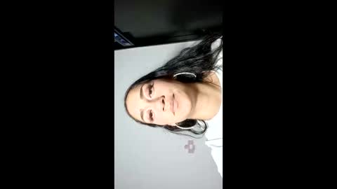 Snapshot of liia__strong chatting on 10/12/25, 09:03 LIIA online show from 10/12/25, 09:03