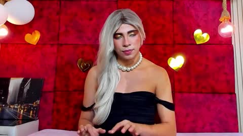 liiacollins online show from 12/18/25, 10:49