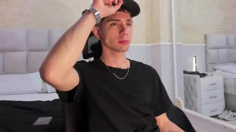 Snapshot of liiamhudson_ chatting on 02/04/25, 07:18 L I I A M online show from 02/04/25, 07:18