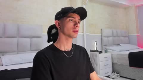 Snapshot of liiamhudson_ chatting on 02/04/25, 10:21 L I I A M online show from 02/04/25, 10:21