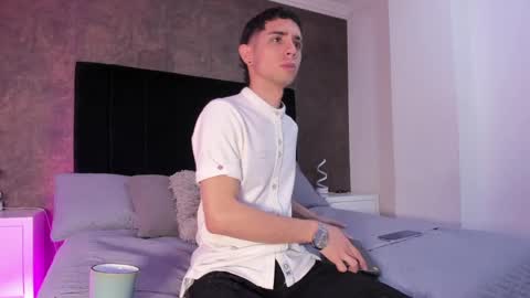 Snapshot of liiamhudson_ chatting on 02/14/25, 04:58 L I I A M online show from 02/14/25, 04:58