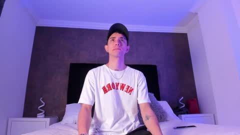 Snapshot of liiamhudson_ chatting on 02/19/25, 01:51 L I I A M online show from 02/19/25, 01:51