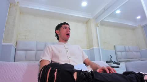 Snapshot of liiamhudson_ chatting on 02/21/25, 05:02 L I I A M online show from 02/21/25, 05:02