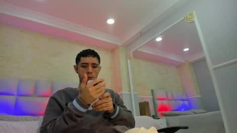 Snapshot of liiamhudson_ chatting on 02/25/25, 04:57 L I I A M online show from 02/25/25, 04:57