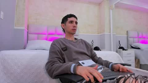 Snapshot of liiamhudson_ chatting on 03/04/25, 05:32 L I I A M online show from 03/04/25, 05:32