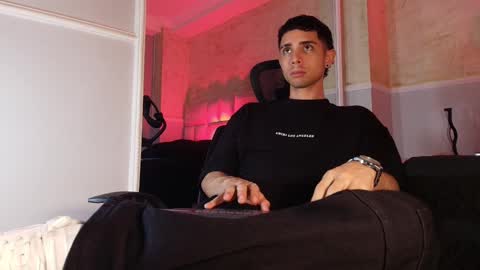 Snapshot of liiamhudson_ chatting on 03/11/25, 01:56 L I I A M online show from 03/11/25, 01:56