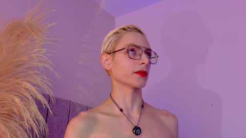 Liiam Luna online show from 02/23/26, 09:39