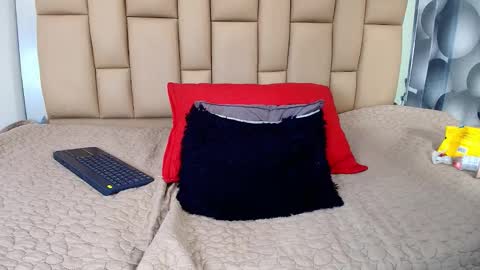 Snapshot of liil_miia chatting on 02/05/26, 07:40 Miia online show from 02/05/26, 07:40