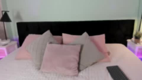 lily  online show from 10/17/25, 07:38