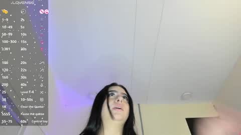 Lily Moore online show from 03/05/25, 10:33