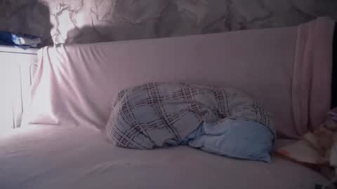 liissa207673 online show from 10/25/25, 09:17