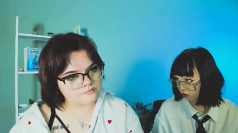 lika_pop online show from 12/02/25, 07:42