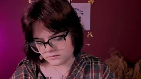 lika_pop online show from 12/22/25, 07:55