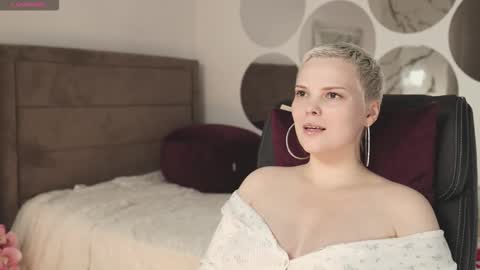 likaaberry online show from 09/21/25, 04:19