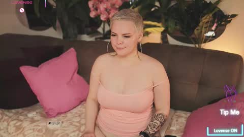 likaaberry online show from 10/17/25, 02:59