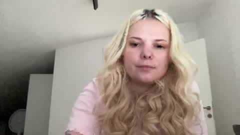 likaaberry online show from 06/22/26, 10:45