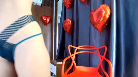 Snapshot of like_firebird chatting on 02/23/25, 04:50 Mia Onlyfans link - online show from 02/23/25, 04:50