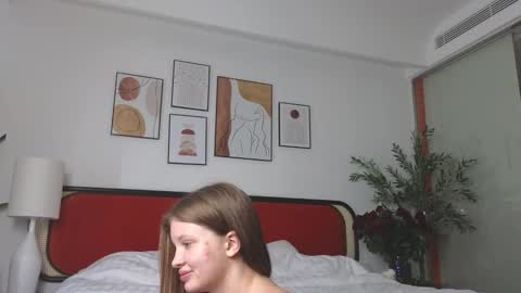 Snapshot of like_sun chatting on 03/10/25, 03:01 Call me Anna online show from 03/10/25, 03:01