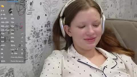 Snapshot of like_sun chatting on 10/19/25, 05:24 Call me Anna online show from 10/19/25, 05:24