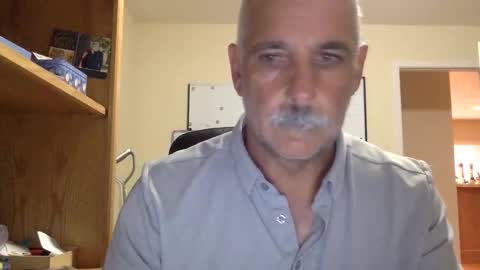 likefhot online show from 11/18/25, 12:05