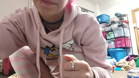 Snapshot of likemyashe chatting on 12/17/24, 06:35 LikeMyAshe online show from 12/17/24, 06:35