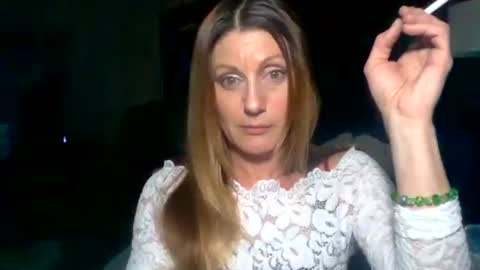 Snapshot of likerightnow chatting on 12/21/25, 11:06 likerightnow online show from 12/21/25, 11:06