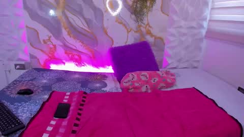 daphne and stuart online show from 02/13/26, 07:10