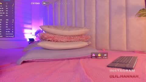 Snapshot of lil_hanna18 chatting on 12/15/24, 01:11 Hanna online show from 12/15/24, 01:11