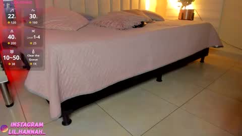 Snapshot of lil_hanna18 chatting on 09/15/25, 07:03 Hanna online show from 09/15/25, 07:03