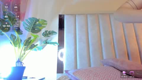 Snapshot of lil_hanna18 chatting on 10/29/25, 08:10 Hanna online show from 10/29/25, 08:10