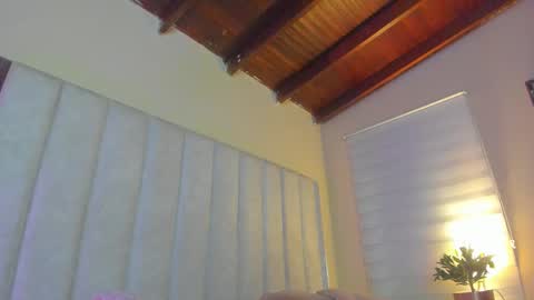 Snapshot of lil_hanna18 chatting on 11/21/25, 11:09 Hanna online show from 11/21/25, 11:09