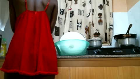 Snapshot of lil_paula chatting on 05/27/26, 05:26 serenity online show from 05/27/26, 05:26