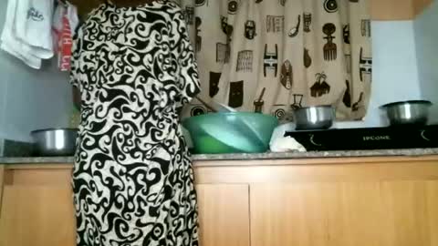 Snapshot of lil_paula chatting on 06/18/26, 05:41 serenity online show from 06/18/26, 05:41