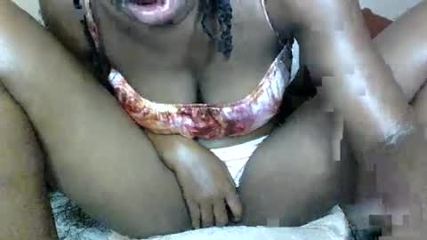 Snapshot of lil_paula chatting on 07/10/26, 04:06 serenity online show from 07/10/26, 04:06
