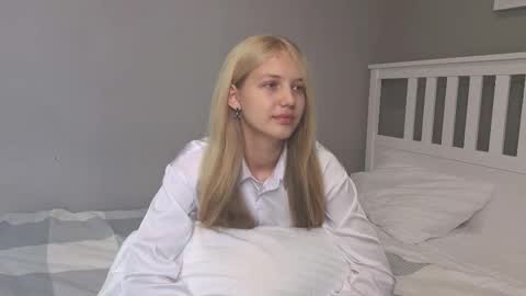 Emma online show from 09/21/25, 08:16