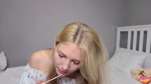 Emma online show from 11/14/25, 10:03