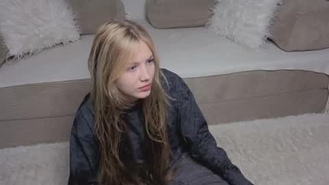 Emma online show from 11/27/25, 09:55