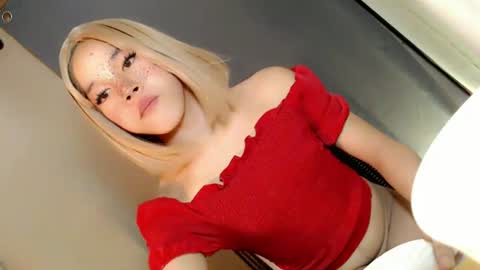 Snapshot of lil_trixxy chatting on 06/25/26, 05:12 lil_trixxy online show from 06/25/26, 05:12
